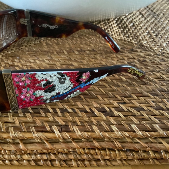 ED HARDY BEAUTIFUL GHOST SUNGLASSES - Picture 7 of 9